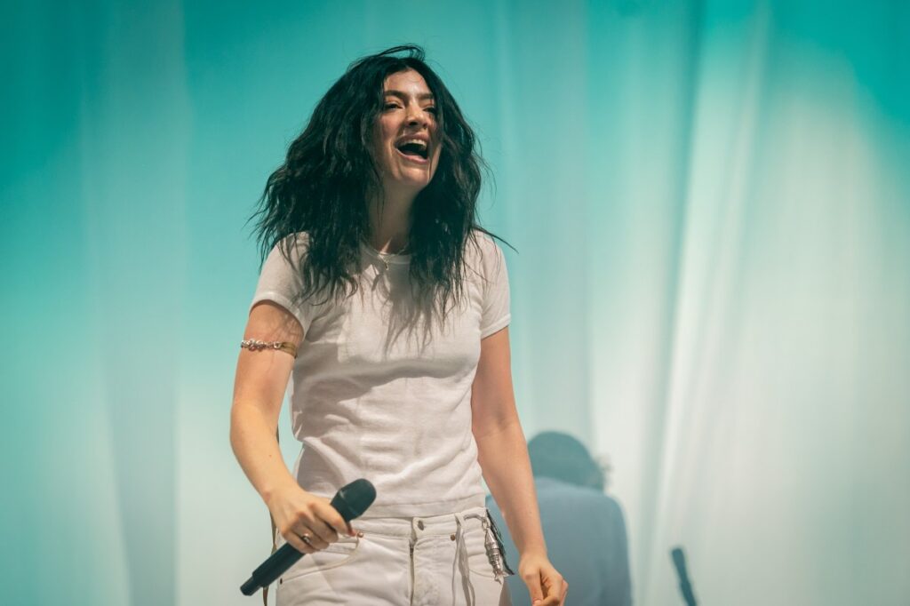 Lorde 批評 Meta AI 眼鏡：不性感又令人擔憂｜trafficholic AI趨勢